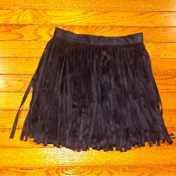 Hot mini skirt by BB Dakota. - Picture 7 of 7